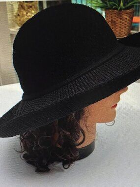 Kooringal Black Paper Straw Hat, size medium/large, 3 inch brim